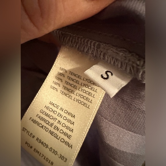 ANTHROPOLOGIE CLOTH & STONE GREY GRAY TONE ON TONE STRIPE SHIRT TENCEL BLOUSE sm - Picture 4 of 7